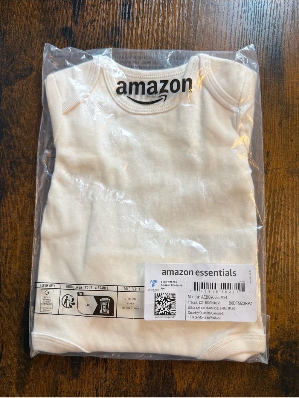 Amazon Essentials Cream/White Short Sleeve Onesie Size 3-6M